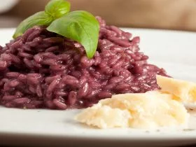 RIsotto al vino rosso con cipolle