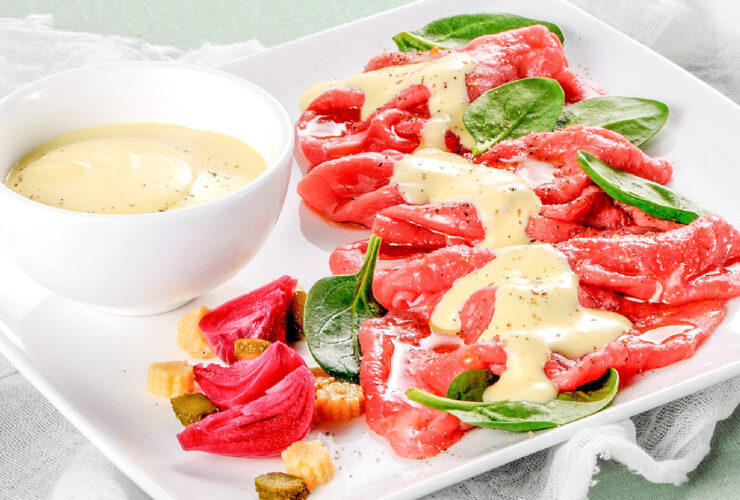 Carpaccio di manzo con crema di pere e Parmigiano